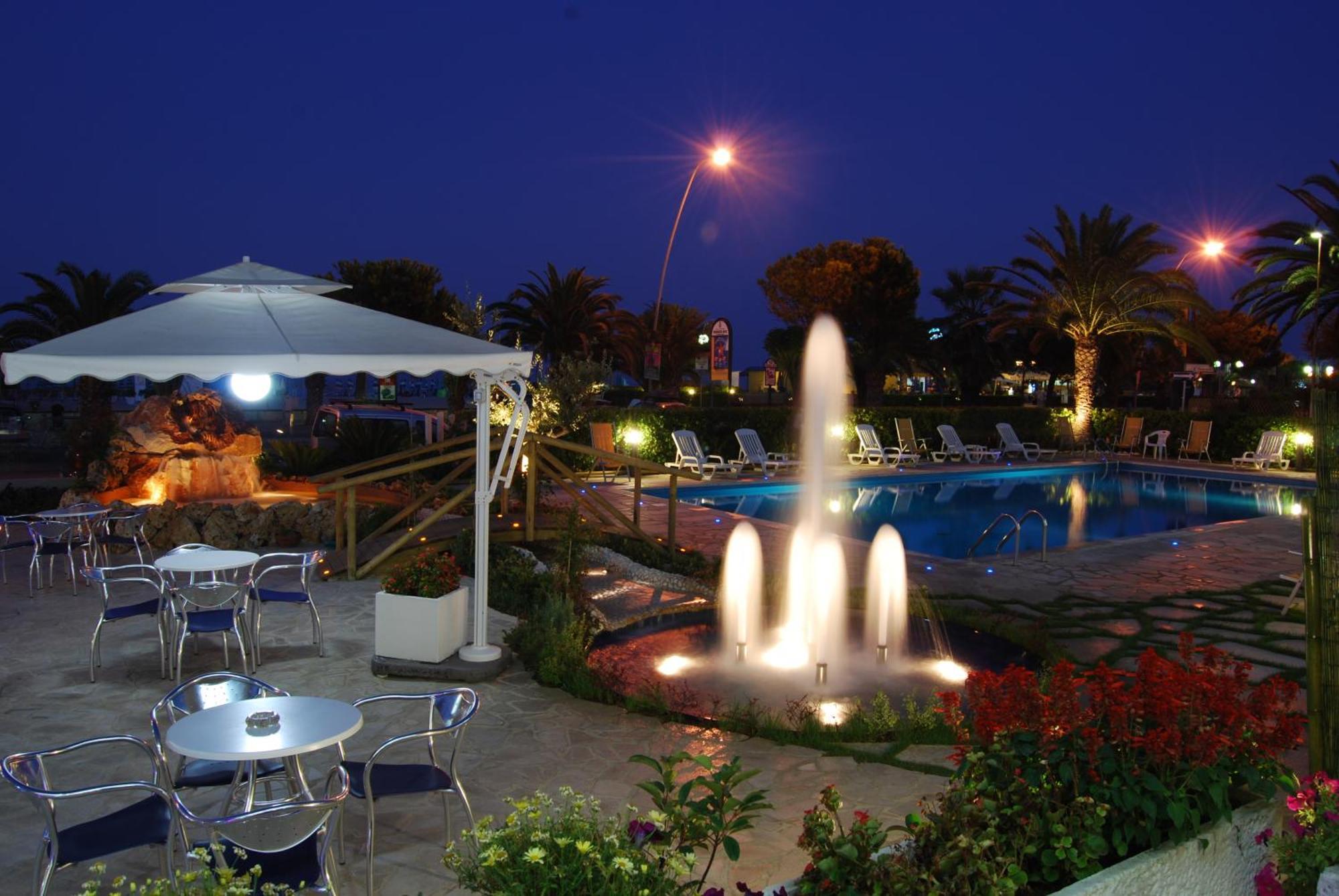 Hotel Costa Verde Tortoreto Exterior foto